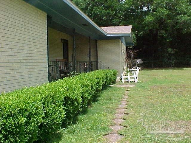 6450 Maddox Rd, Milton, FL 32570