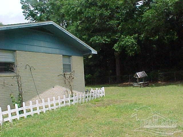 6450 Maddox Rd, Milton, FL 32570