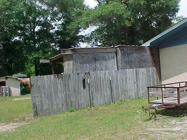6450 Maddox Rd, Milton, FL 32570