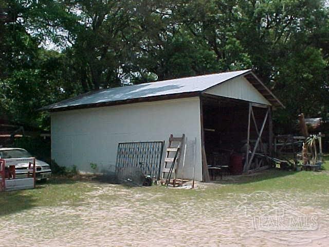 6450 Maddox Rd, Milton, FL 32570