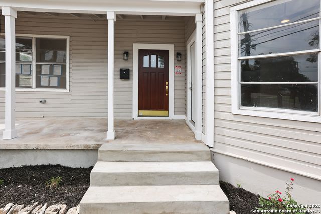 926 Nolan St, San Antonio, TX 78202