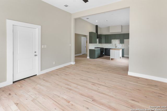 926 Nolan St, San Antonio, TX 78202