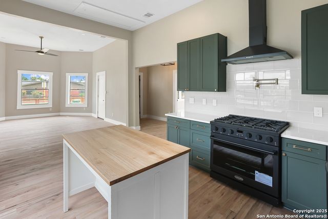 926 Nolan St, San Antonio, TX 78202