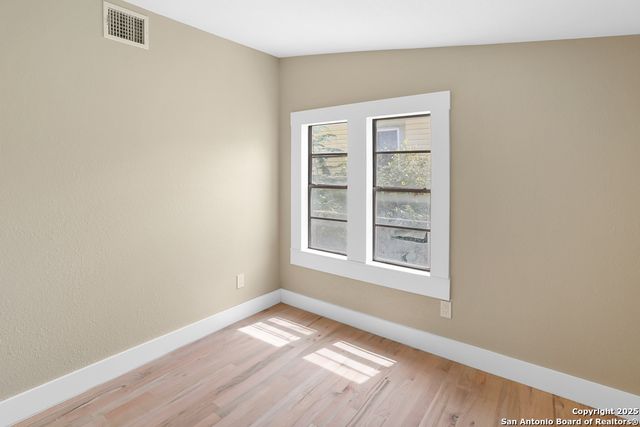 926 Nolan St, San Antonio, TX 78202