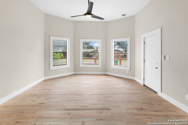 926 Nolan St, San Antonio, TX 78202