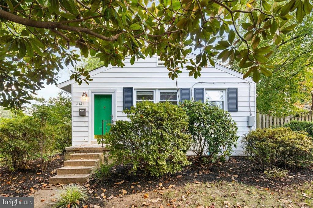 6381 LAKEWOOD DR, Falls Church, VA 22041