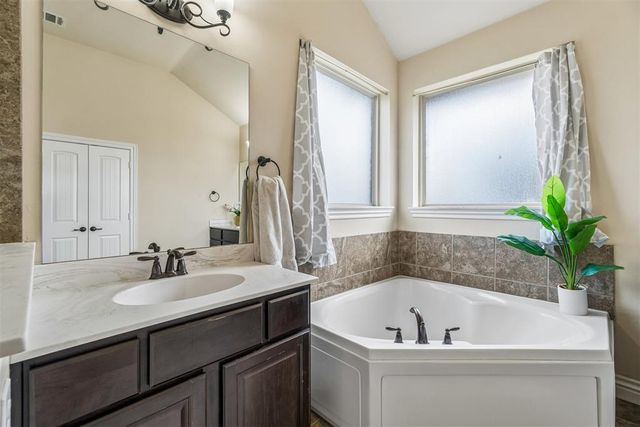 6113 NW 160th Terrace, Edmond, OK 73013