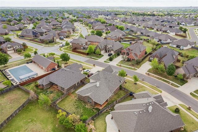 6113 NW 160th Terrace, Edmond, OK 73013