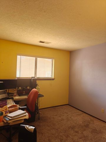 9216 Hilton Place NE, Albuquerque, NM 87111