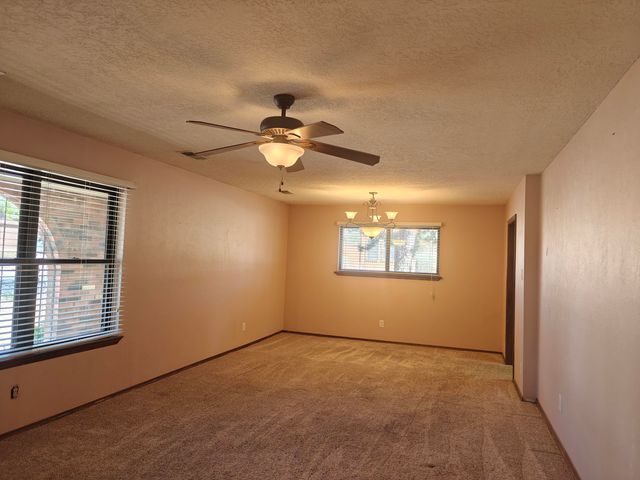 9216 Hilton Place NE, Albuquerque, NM 87111