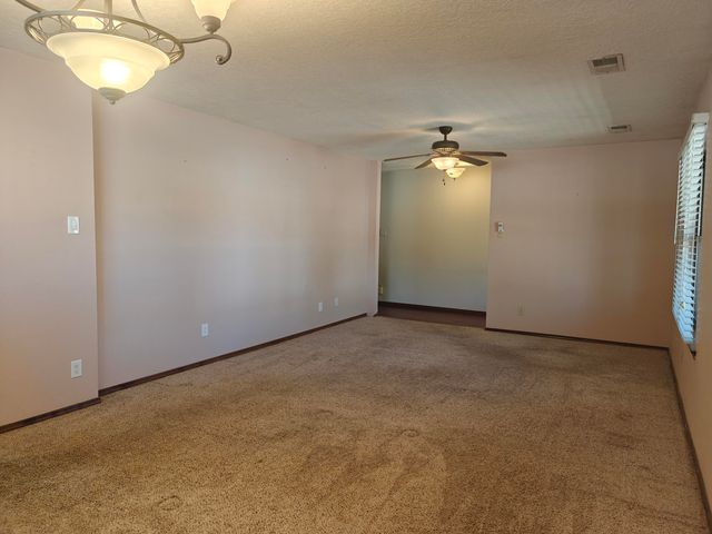 9216 Hilton Place NE, Albuquerque, NM 87111