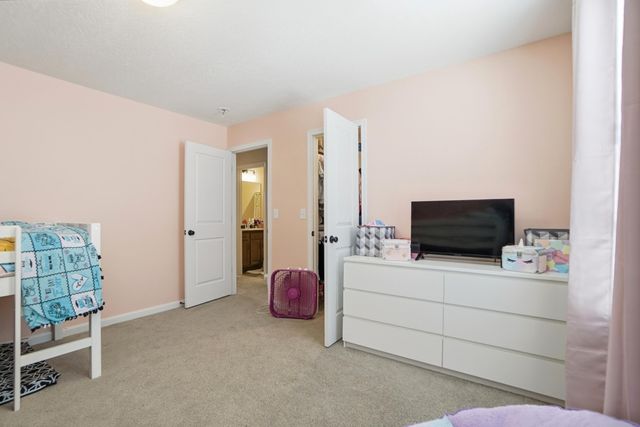 390 University Drive, Walton, KY 41094