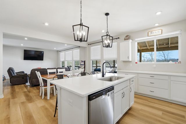 390 University Drive, Walton, KY 41094