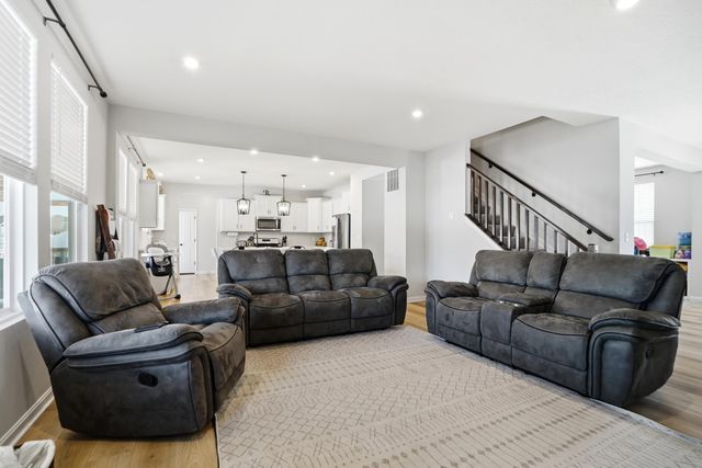 390 University Drive, Walton, KY 41094