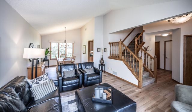868 Basswood Lane, Eagan, MN 55123