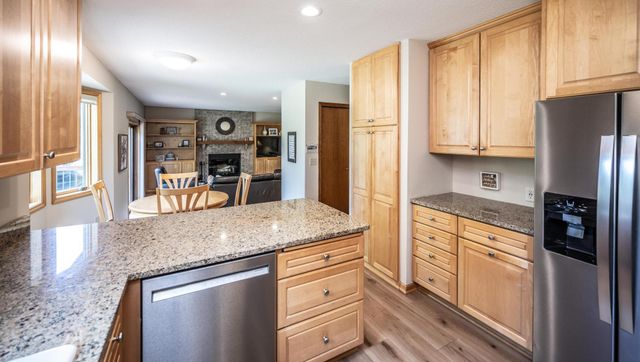 868 Basswood Lane, Eagan, MN 55123