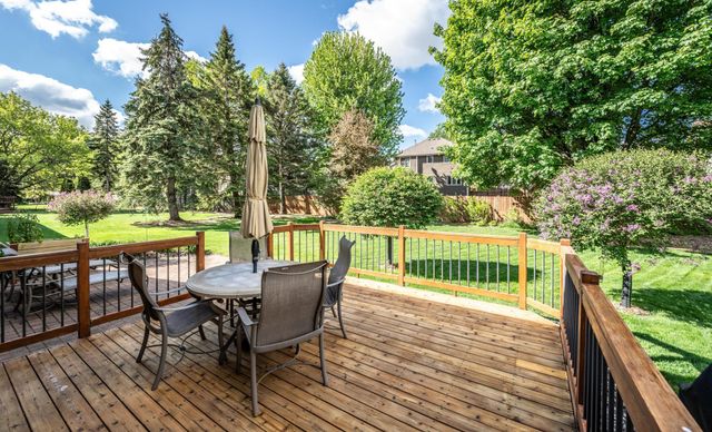 868 Basswood Lane, Eagan, MN 55123