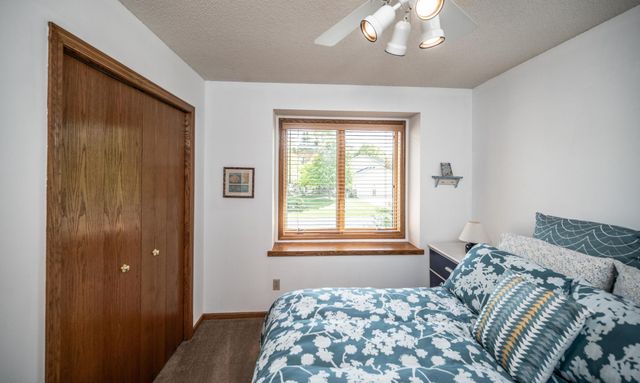 868 Basswood Lane, Eagan, MN 55123