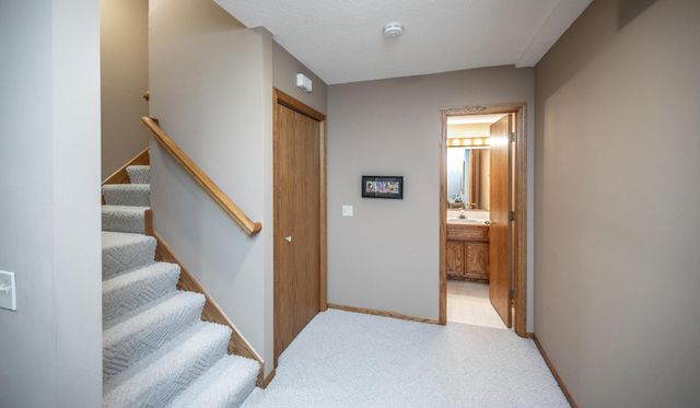 868 Basswood Lane, Eagan, MN 55123