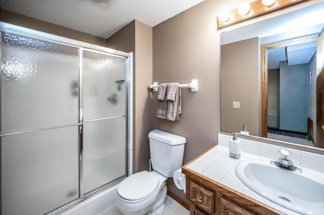 868 Basswood Lane, Eagan, MN 55123