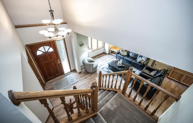 868 Basswood Lane, Eagan, MN 55123