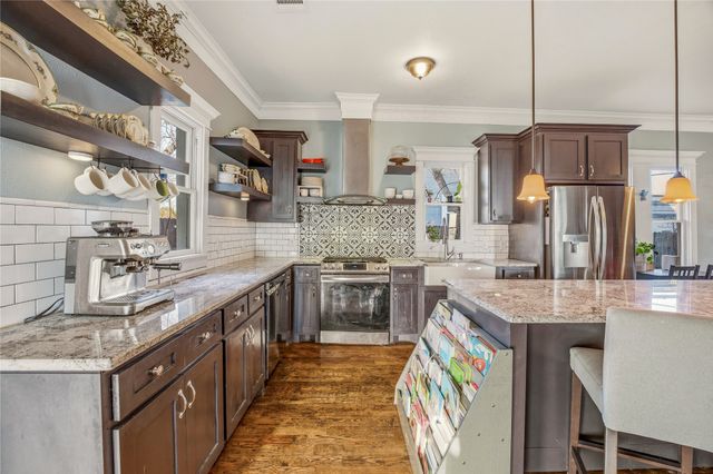 818 W Richmond Avenue, Fort Worth, TX 76110