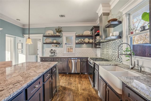 818 W Richmond Avenue, Fort Worth, TX 76110