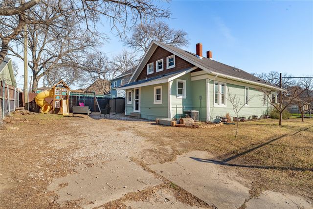 818 W Richmond Avenue, Fort Worth, TX 76110