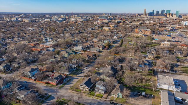 818 W Richmond Avenue, Fort Worth, TX 76110