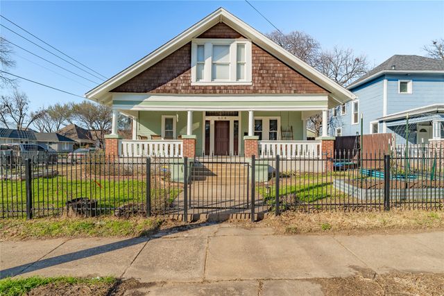 818 W Richmond Avenue, Fort Worth, TX 76110
