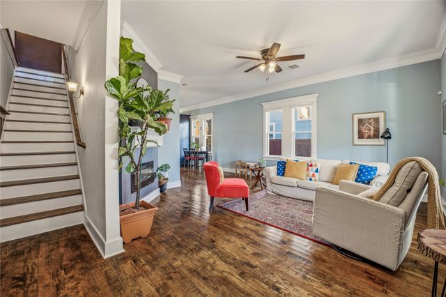 818 W Richmond Avenue, Fort Worth, TX 76110