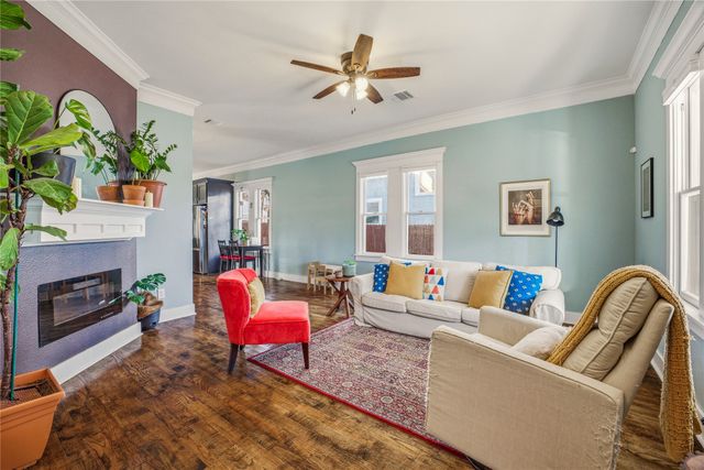 818 W Richmond Avenue, Fort Worth, TX 76110