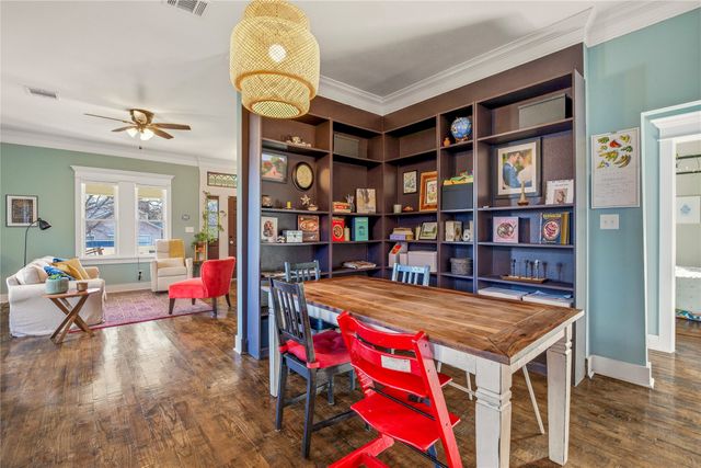 818 W Richmond Avenue, Fort Worth, TX 76110