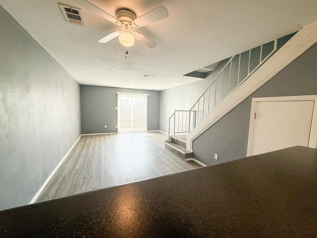 9510 Olde Towne Row, Dallas, TX 75227