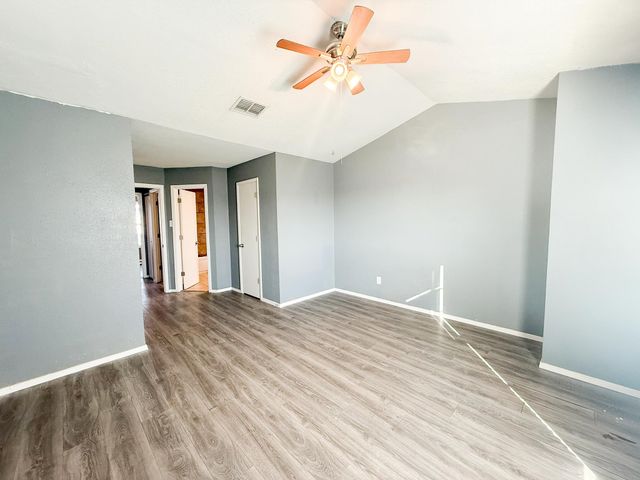 9510 Olde Towne Row, Dallas, TX 75227