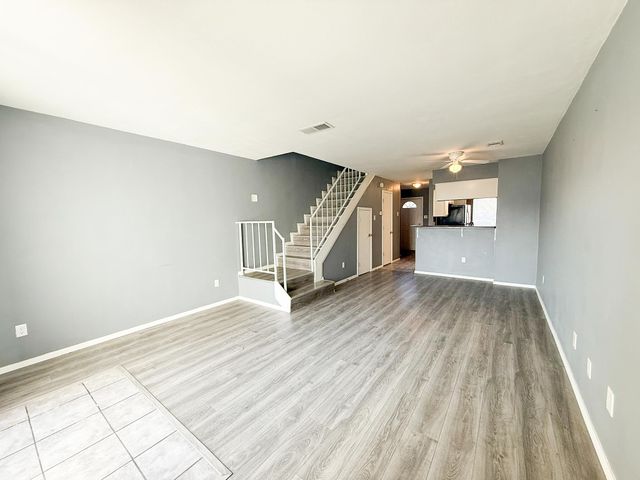 9510 Olde Towne Row, Dallas, TX 75227