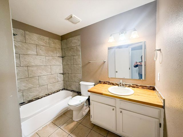 9510 Olde Towne Row, Dallas, TX 75227