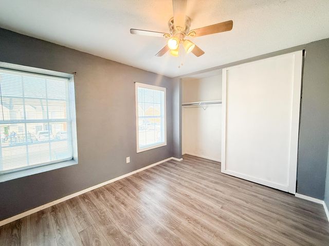 9510 Olde Towne Row, Dallas, TX 75227