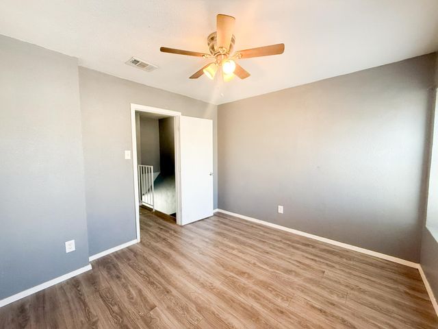 9510 Olde Towne Row, Dallas, TX 75227