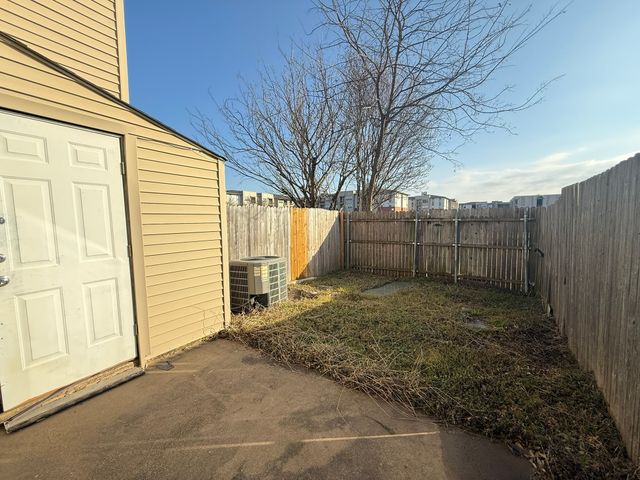 9510 Olde Towne Row, Dallas, TX 75227