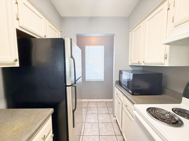 9510 Olde Towne Row, Dallas, TX 75227