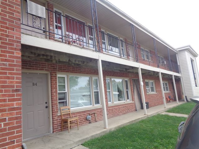 1340 N main Street B11, Wheaton, IL 60187