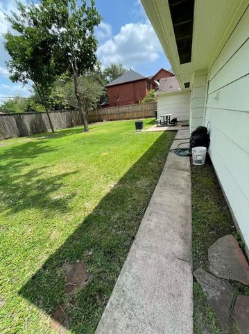 5026 Indigo Street, Houston, TX 77096