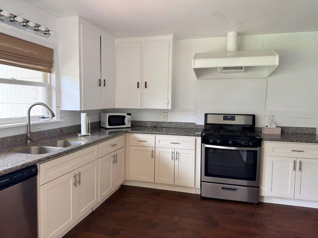 5026 Indigo Street, Houston, TX 77096