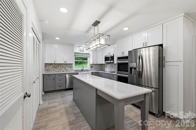 421 Comet Drive, Hendersonville, NC 28791