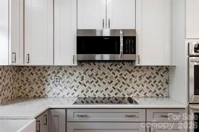 421 Comet Drive, Hendersonville, NC 28791
