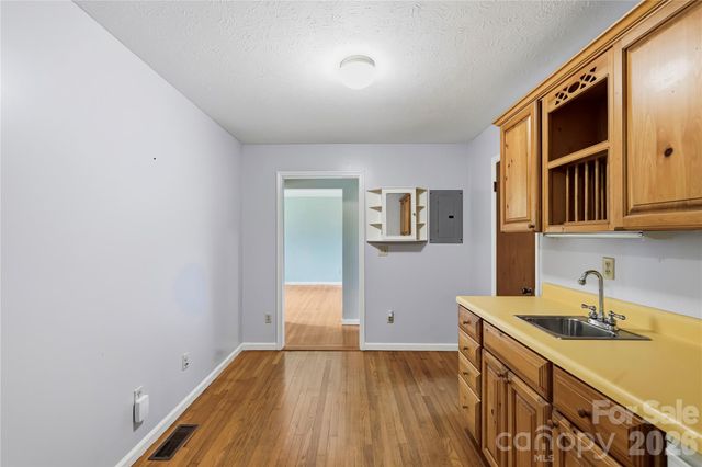 421 Comet Drive, Hendersonville, NC 28791