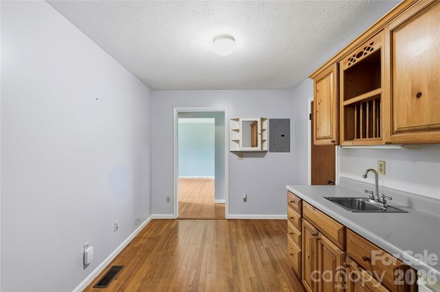 421 Comet Drive, Hendersonville, NC 28791