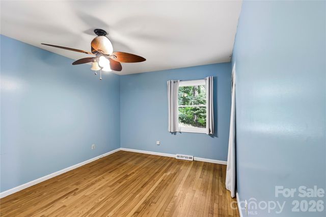 421 Comet Drive, Hendersonville, NC 28791