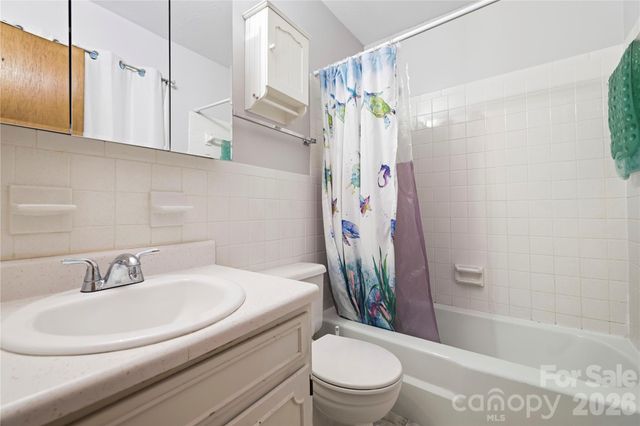421 Comet Drive, Hendersonville, NC 28791